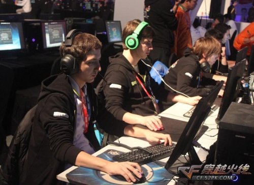 s1mple以租借形式加盟Falcons，为期一个月！BOROS已被下放