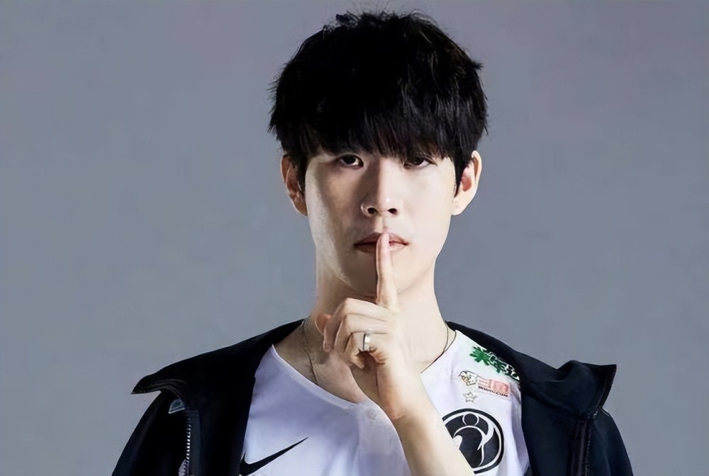 西安WE：小淇加盟担任主教练